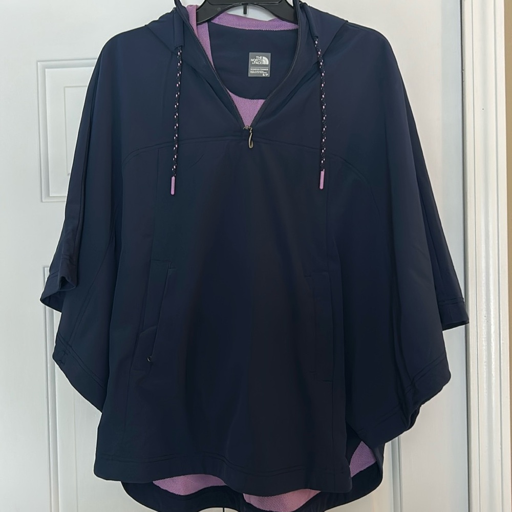 North face, size small, purple Poncho